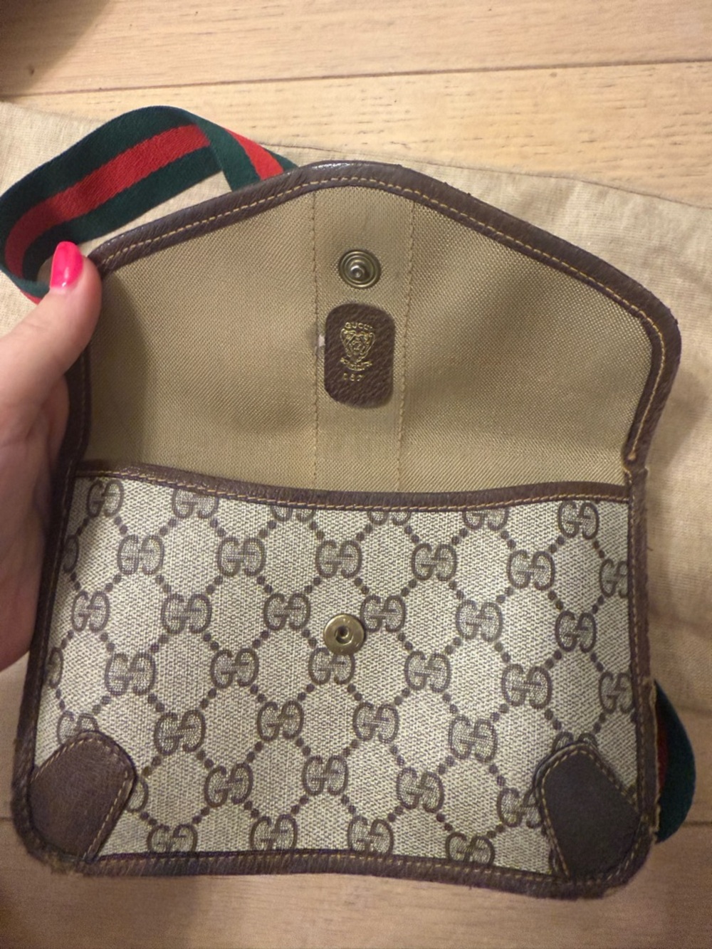 Gucci GG Canvas Crossbody with Web Stripe - Picture 5 of 5